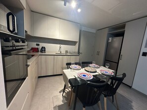 Private kitchen - Nice apartment NEW, excellent location, quiet and very safe. (Ñuñoa)