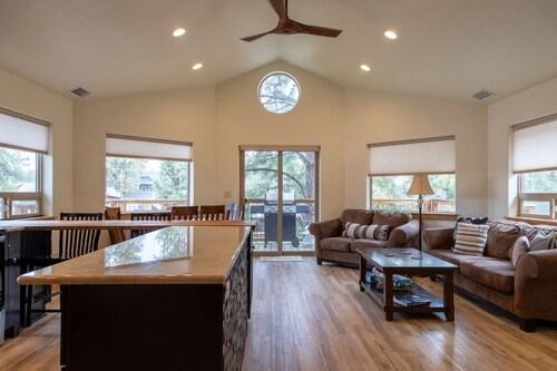 Ponderosa 2 bdrm 2 bth | Walk to Sisters