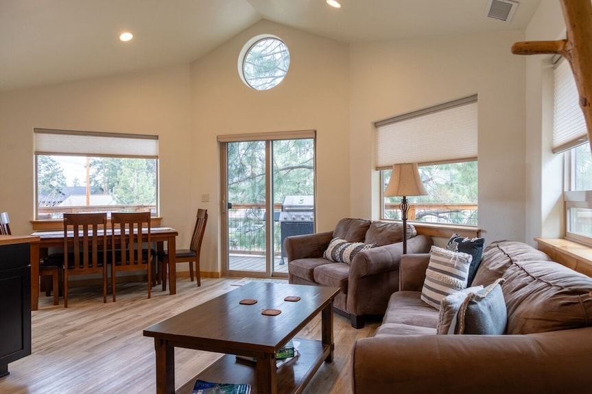 Ponderosa 2 Bdrm 2 Bth | Walk To Sisters - Sisters, OR