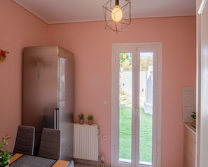 Interior - Aliki's Maison Flat - Three Bedroom Apartment, Sleeps 6 (Ionian Islands)