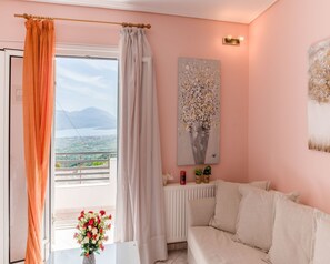 Living area - Aliki's Maison Flat - Three Bedroom Apartment, Sleeps 6 (Ionian Islands)