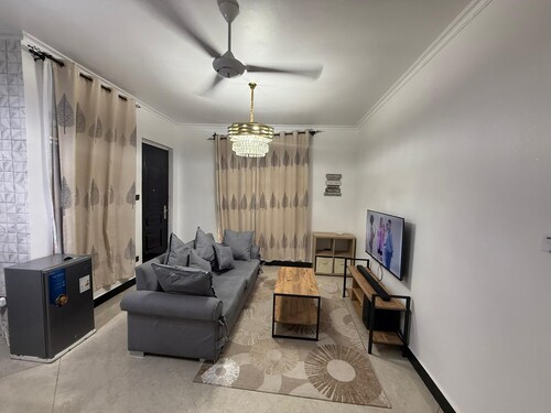 DC 1-bedroom apartment near USA embasy Dar es Salaam