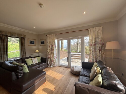 Lovely 3 Bedroom House, peaceful surrounds in Highland Perthshire- Pet Friendly!