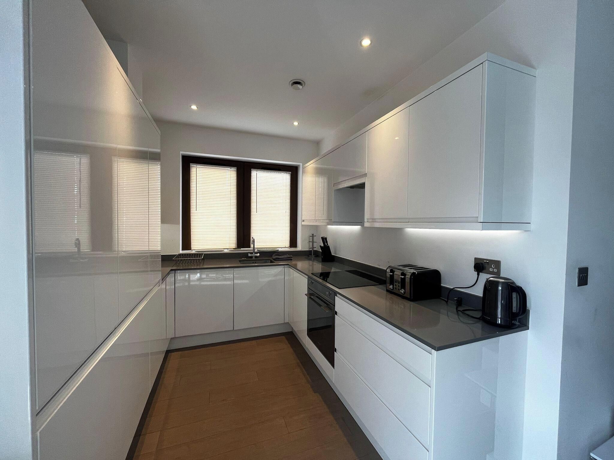 Apartment | Private kitchen | Fridge, microwave, oven, stovetop