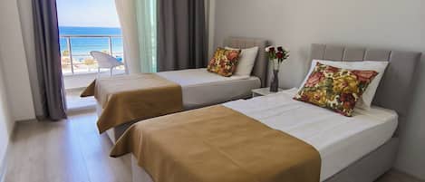 Comfort Suite, Balcony