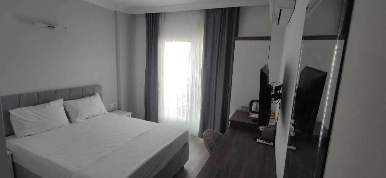 Desk, free WiFi, bed sheets