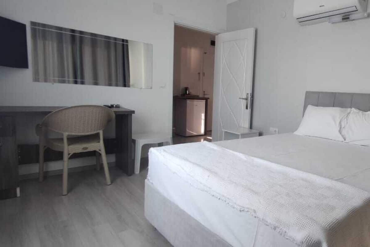 Comfort Suite, Balcony | Desk, soundproofing, WiFi (free), bed sheets