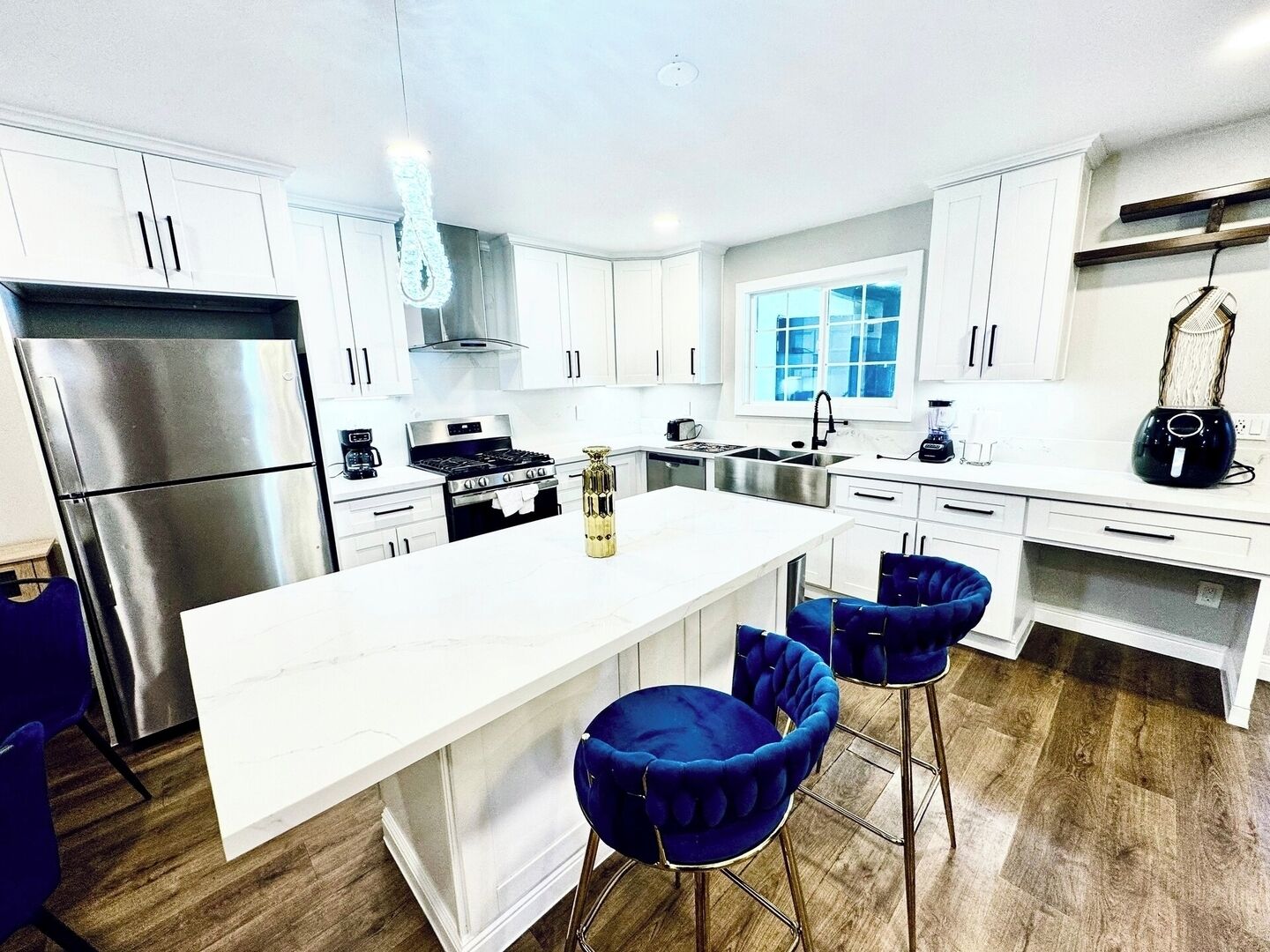 Refrigerador, microondas, horno y parrilla de estufa 