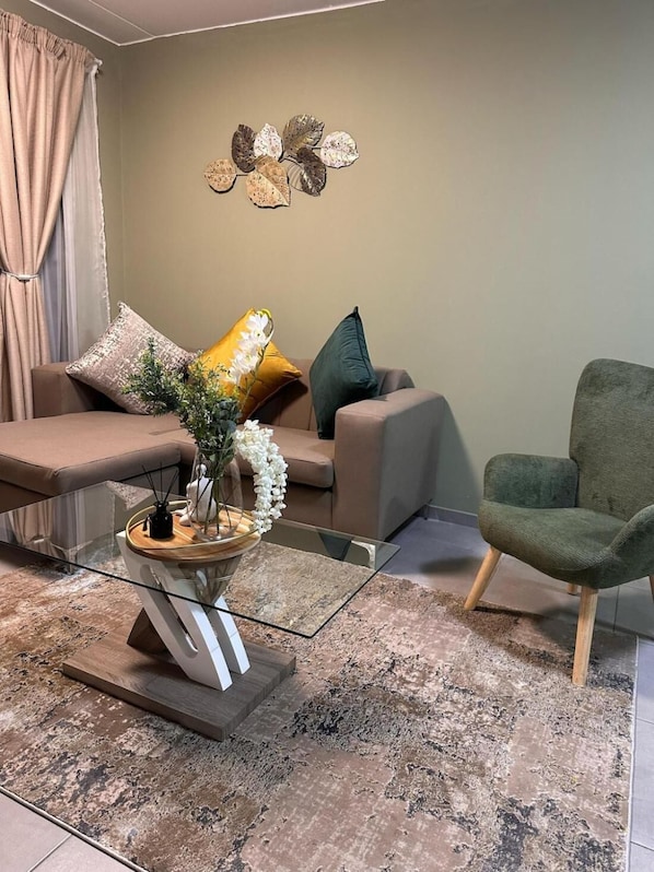Apartment, 2 Bedrooms, Balcony | Living room