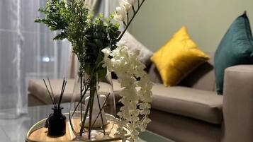 Apartamento, 2 quartos, sacada | Sala de estar