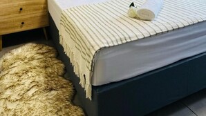 Apartment, 2 Bedrooms, Balcony - Cosy two Bedroom Apartment for Short and Long Stays Rental (Johannesburg)