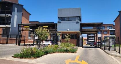 Cosy two Bedroom Apartment for Short and Long Stays Rental