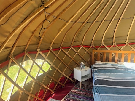 Cabin | 1 bedroom, free WiFi, bed sheets. Spacious Yurt - Sleeps 2 -river and Mountain View