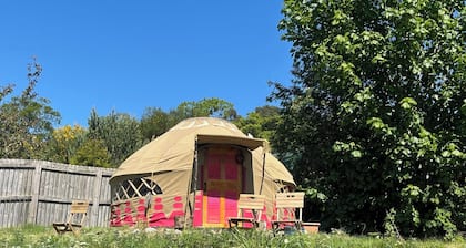 Yurt Retreat - Overlooking the River Blackwater