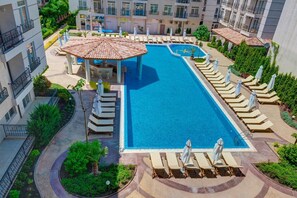 Indoor pool, outdoor pool