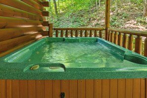 Bain à remous extérieur