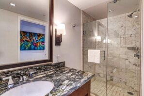 Shower, hair dryer, towels - Honua Kai Hokulani | 3 Free Rental Cars | KBM Resorts | Ocean Front | 3 Units, 6 Bedrooms | ML-1119 (Lahaina)