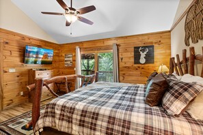4 bedrooms, iron/ironing board, free WiFi, bed sheets - This Cabin's Nothing But A Good Time (PIGEON FORGE)