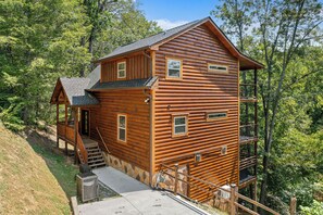 Exterior - The Best Memories Are Made Of Splashing (SEVIERVILLE)