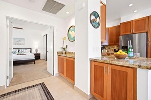 4 slaapkamers, een strijkplank/strijkijzer, reisbedje, gratis wifi