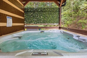 Bain à remous extérieur