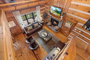 Smart TV, fireplace, video games - Two Dancing Bear Cubs – Boogie With The Bears (PIGEON FORGE)