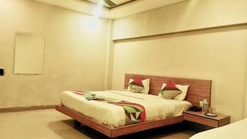 Deluxe Double Room, City View | Iron/ironing board, free WiFi