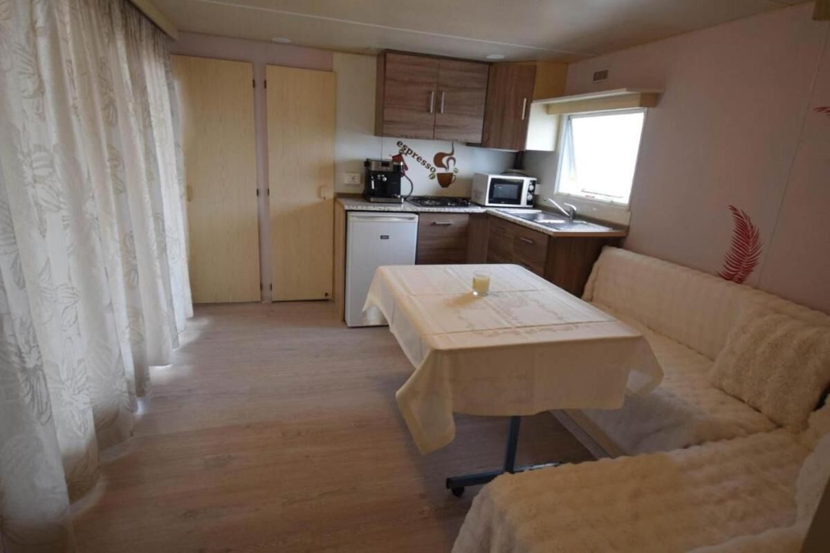 House, 2 Bedrooms, Smoking, Balcony | Living room