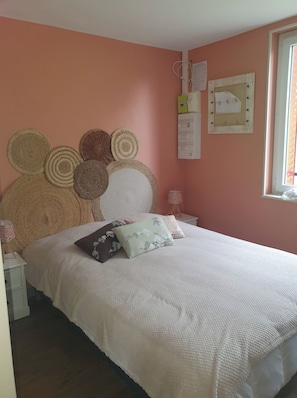 2 bedrooms, iron/ironing board, WiFi - Pleasant, quiet apartment with terrace in the hills above La Bourboule. (La Bourboule)