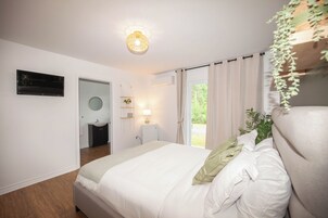 Quarto solteiro standard, 1 cama Queen, varanda, vista para o rio | Wi-Fi de cortesia
