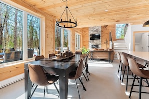 Dining - Chamonix Kanata-Tremblant (Kasil)