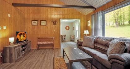 Plank Road Retreat-Pet Friendly near Westfield