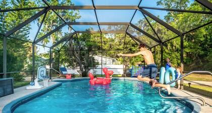 1 Min Private Beach & River Access w Movie Room, Heated Pool, Kayaks & Game Room