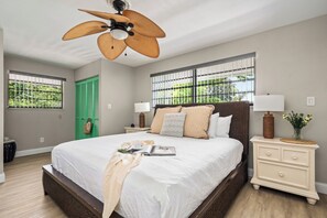 5 bedrooms, desk, iron/ironing board, travel cot