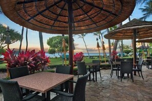 Outdoor dining - Oceanview-2BDRoom/2BATH-Marriott Lahaina/NapiliTower Maui-Full Resort-Real Owner (Lahaina)
