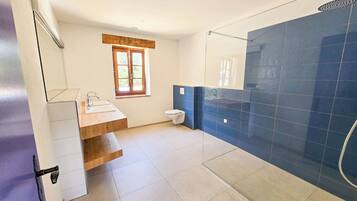 Maison, vue jardin | Salle de bain