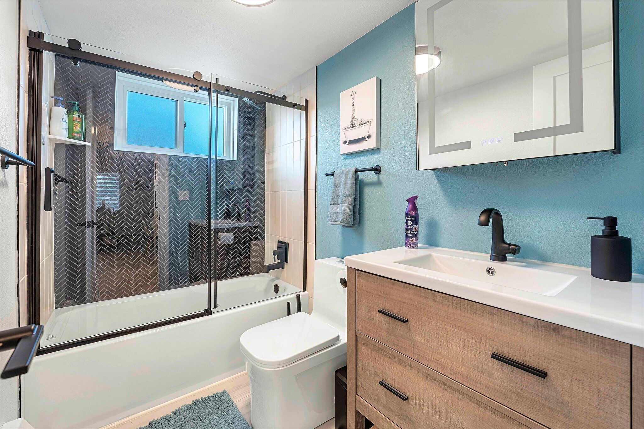 ヘアドライヤー、タオル、石鹸、シャンプー