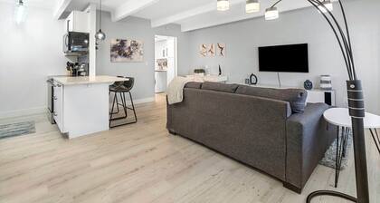 Beautiful remodeled 1-bedroom condo in Littleton/ Englewood with Pool