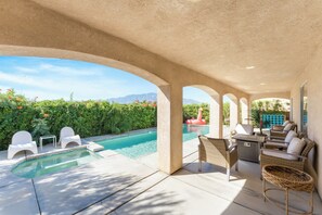 Piscine extérieure, piscine chauffée