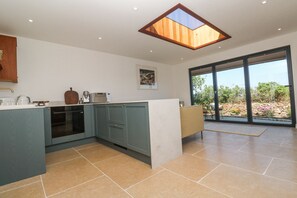 Dishwasher, cookware/dishes/utensils