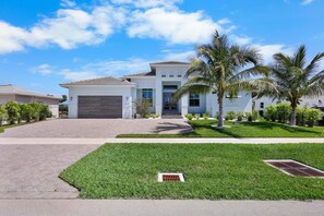 Casa, letti multipli (2023 custom built home with heated po) | Esterni
