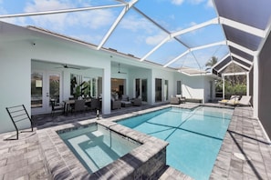 Casa, letti multipli (2023 custom built home with heated po) | Piscina | Una piscina riscaldata