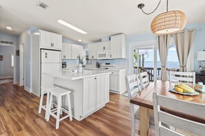 Fridge, microwave, oven, stovetop - Oceanfront w/stunning open water views and private seawall! 30 mins to Key West! (Cudjoe Key)