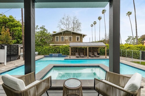 Resort-Style*Pool*Spa*Gym*Sports*Office*BBQ*DogOk