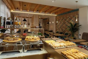Free daily buffet breakfast - Sarhad Hotel (Bukhara)