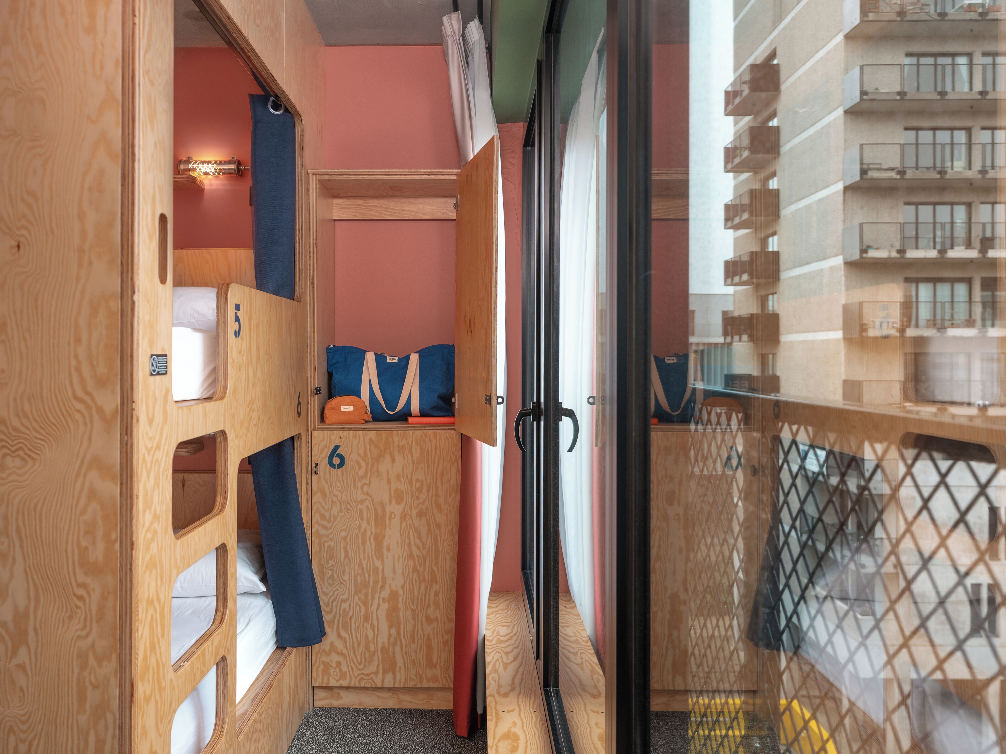 隔音、免费 WiFi、床单