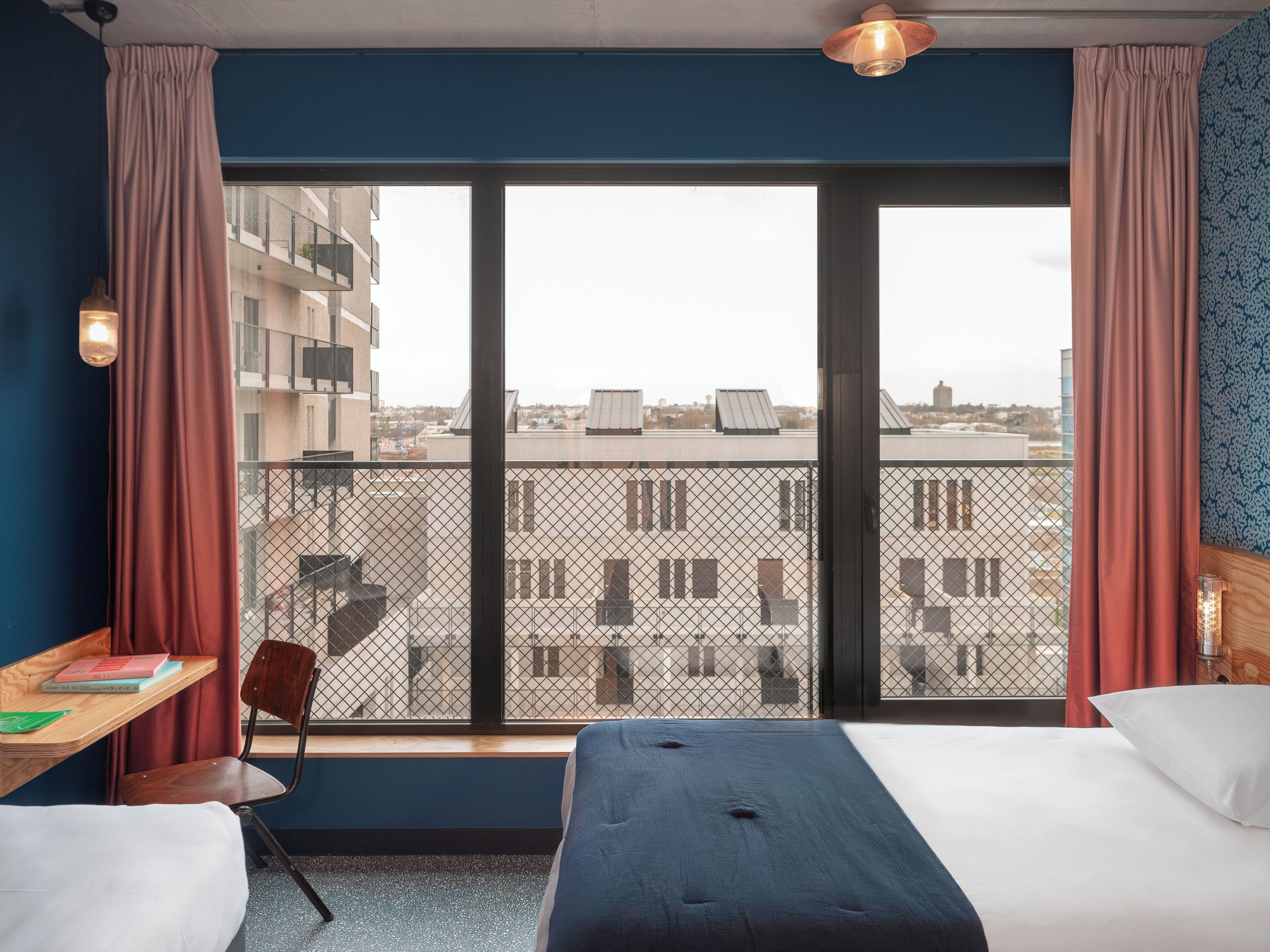 三人房 | 隔音、免费 WiFi、床单