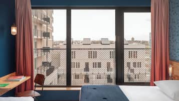 三人房 | 隔音、免费 WiFi、床单