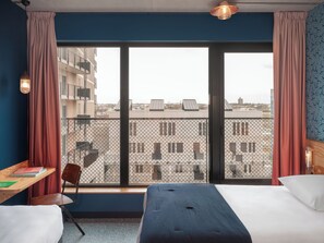 三人房 | 隔音、免费 WiFi、床单