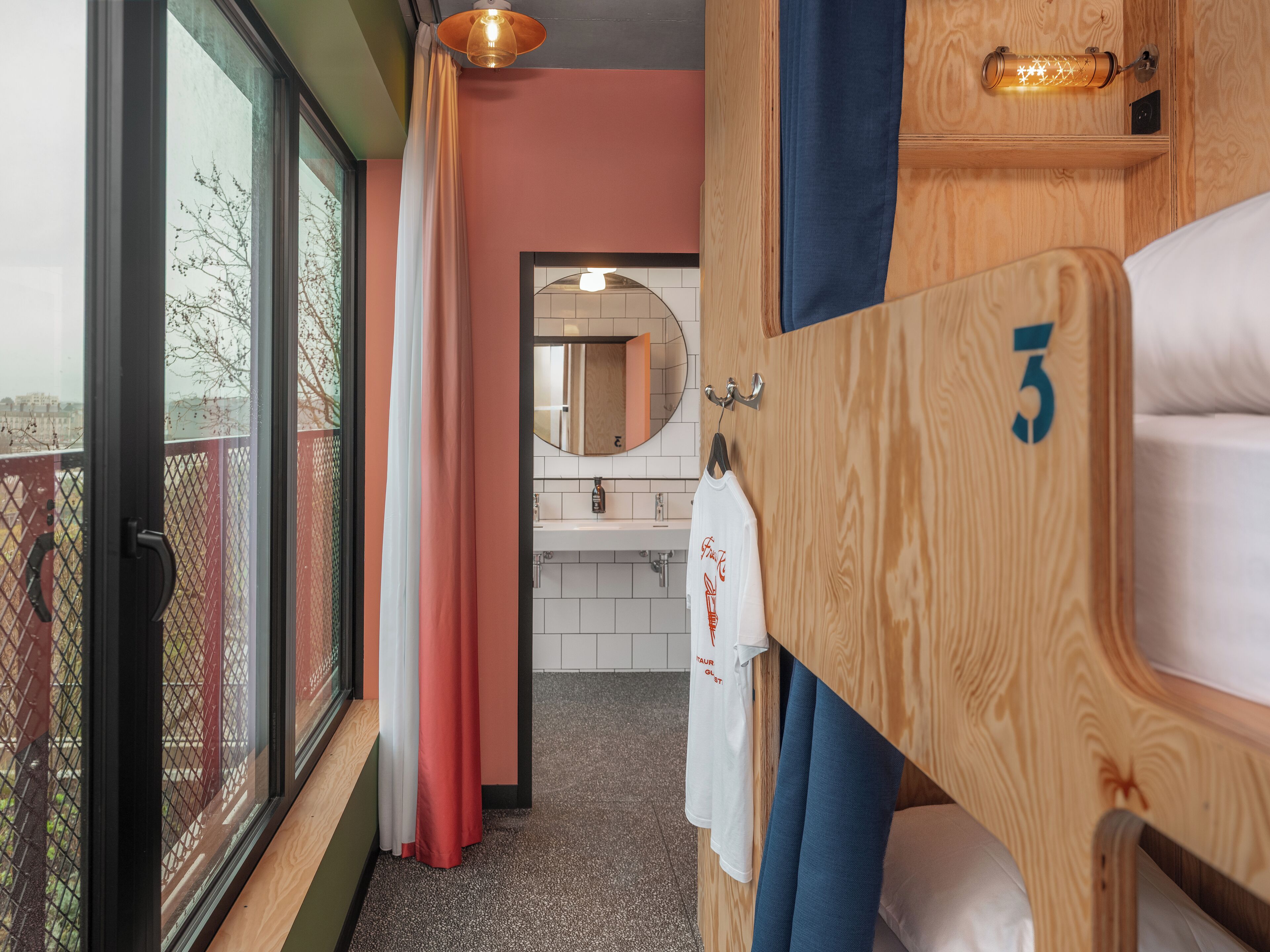 隔音、免费 WiFi、床单